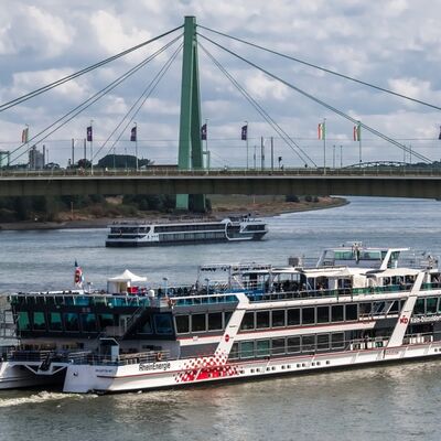Köln - Schifffahrt auf dem Rhein